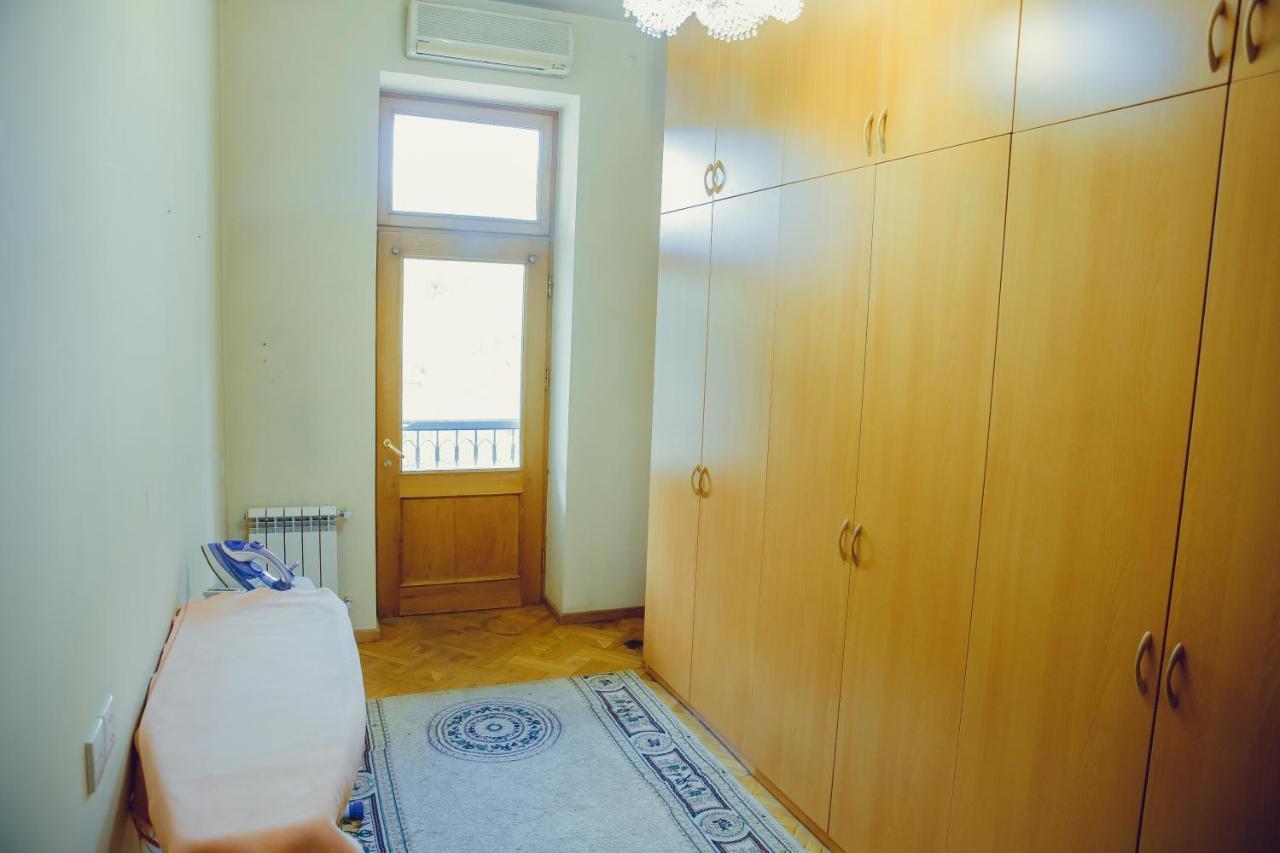 Clock Tower Apartment In Baku Exteriör bild